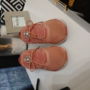 Women's Puma Sneakers.